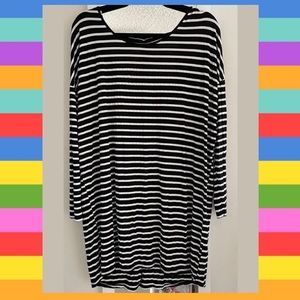 🎉HP🎉 Mahina striped dress. 💥FINAL PRICE💥